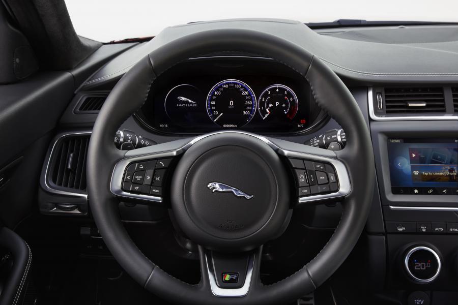 Панель приборов Jaguar E-Pace R-Dynamic First Edition 2017 года  (WW) (фото 48 из 49)